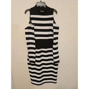 Women's Unbranded Dress Size Medium Black and White Striped